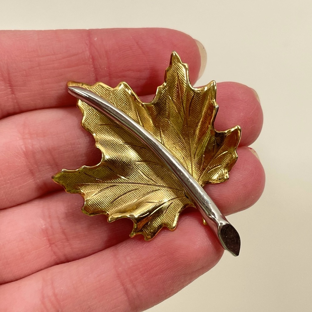 Vintage Mixed Metal Fall Autumn Leaf Boho Cottage Core Fairy Core Pin / Brooch